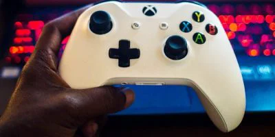 Cómo conectar un teclado y un mouse a Xbox One destacados