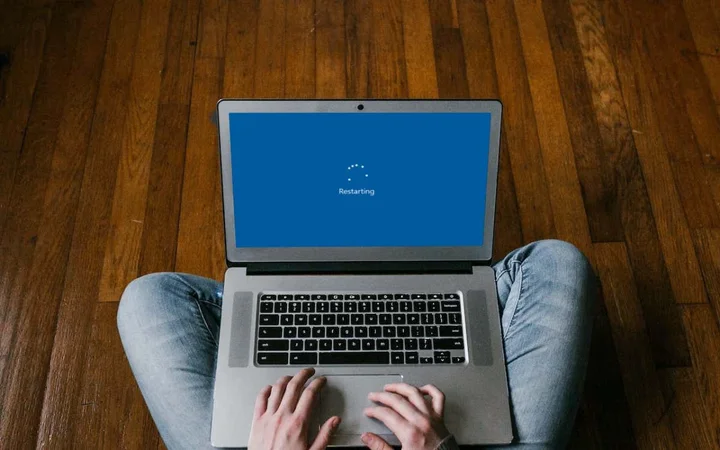 ¿PC con Windows atascado al reiniciar? Pruebe estas 13 correcciones