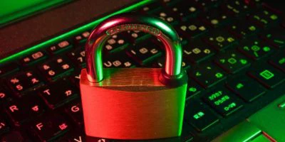¿Debería deshabilitar el proceso ejecutable del servicio Antimalware destacado?