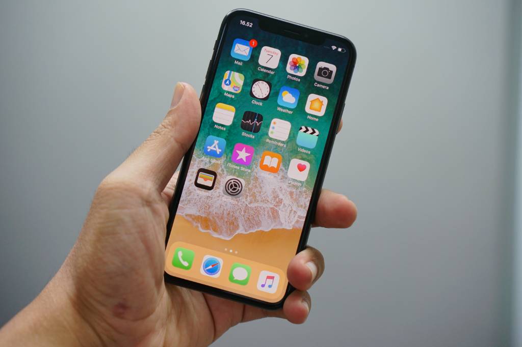 Evolución de las Pantallas en los iPhones de Apple