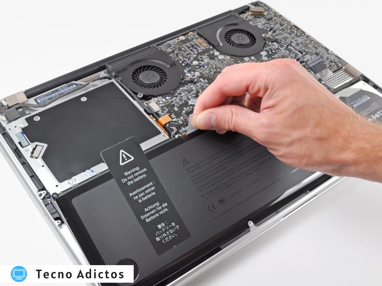Retirar la batería de una MacBook
