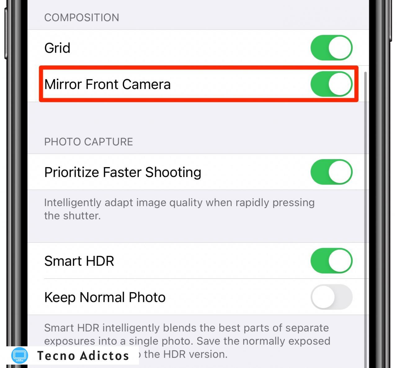 Selfies de iPhone reflejados: la opción Cámara frontal de espejo habilitada y resaltada en la configuración de la cámara